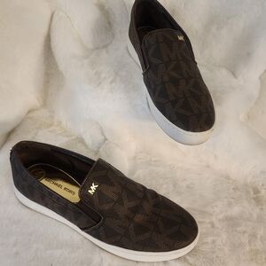 Size 7 Michael Kors